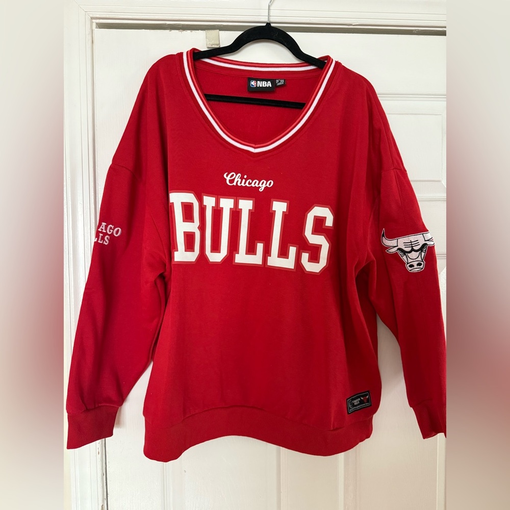 NBA Red Chicago Bulls Women's Sweater
